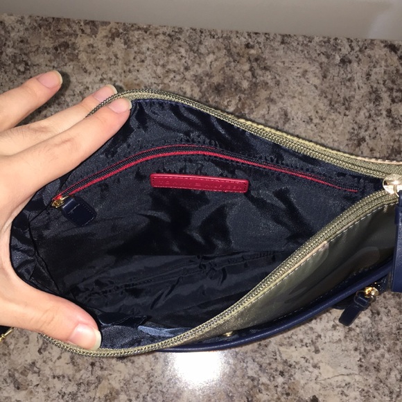 Tommy Hilfiger Army Nylon Crossbody - Picture 10 of 14